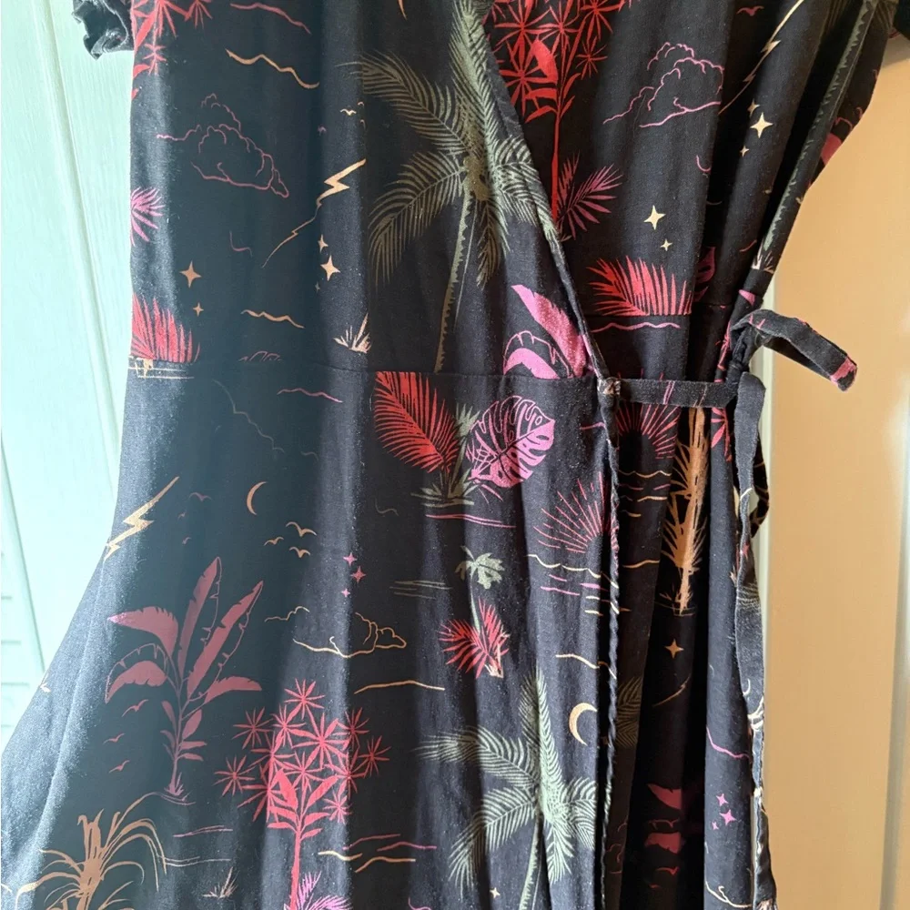 Marine Layer black beach print wrap dress Size L - Picture 3 of 6